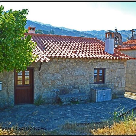 Castelo Cottages Castelo Novo Esterno foto