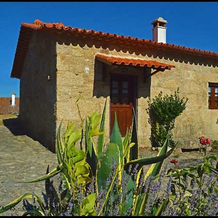 Castelo Cottages Castelo Novo Esterno foto